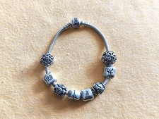 Original Pandora Armband mit 8 x Pandora Charms ALE 925 Silber