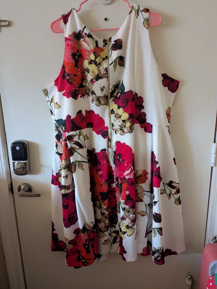 OFERTA $18.99 Roz & Ali Mujer Talla Grande 24 Blanco con Diseño Floral Foto 2 de 4