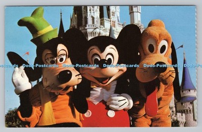 R809178 Sie sind so willkommen wie möglich. Goofy. Mickey Mouse und Pluto Greet Magic K