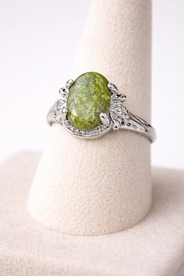 Vintage Style Silver Tone Smooth Green Jasper Style Cabochon Boho Ring Size 7