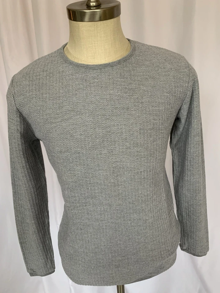 Suéter ZARA MAN Contemporáneo Tejido Waffle Gris Claro, Mediano Foto 3 de 4