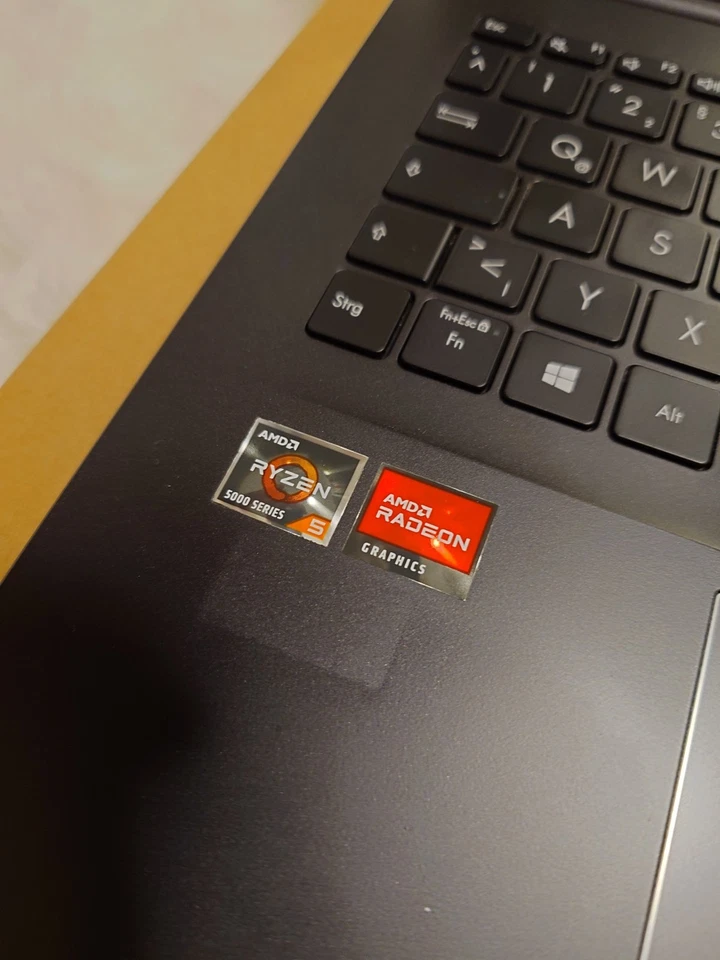 Asus VivoBook S15 OLED - Bild 3 von 4