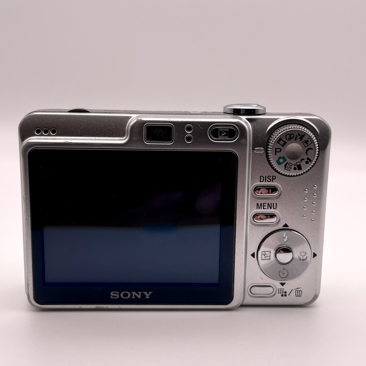 Sony Cyber-shot DSC-W55 7.2MP Digital Camera Silver – Blurry