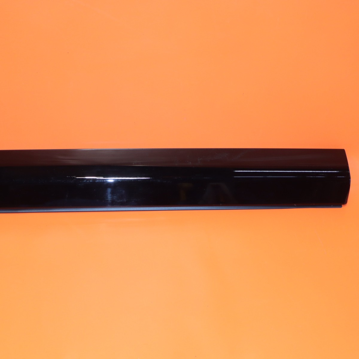 Rolls-Royce Cullinan 2025-2026 Front Left Body molding Black