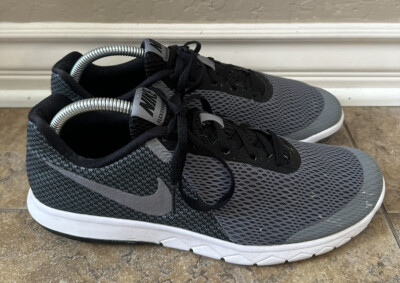 Nike Flex Experience RN 6 Sneakers. Sz 9. Gray And Black. Their is Some Blemish