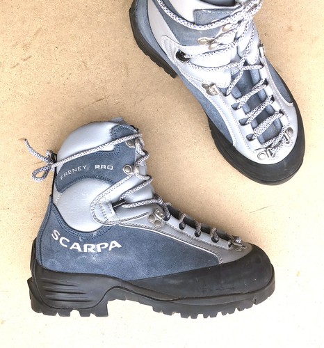 Scarpa Freney Pro Boots Excellent Condition Sz 38.5 EU, 7 Wmns, 6 Mens - Picture 1 of 11