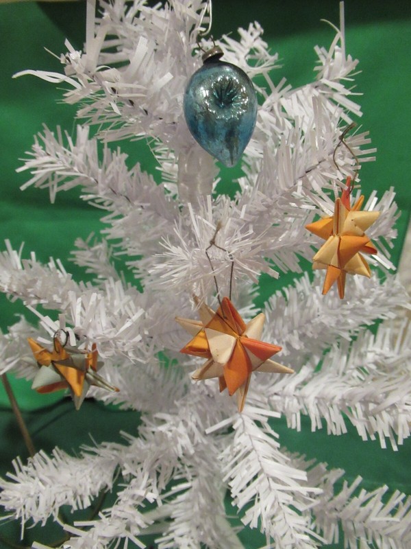 VINTAGE 3 PAPER 3-D STARS  & BLUE GLASS PEAR SHAPED INDENTED CHRISTMAS ORNAMENT