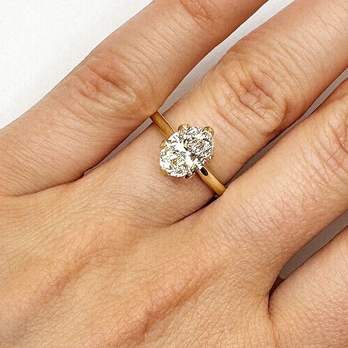 Lab-Grown Diamond 18K Gold Yellow Oval-Cut Solitaire Engagement Ring