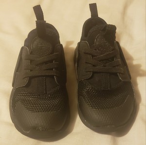 black huaraches infant