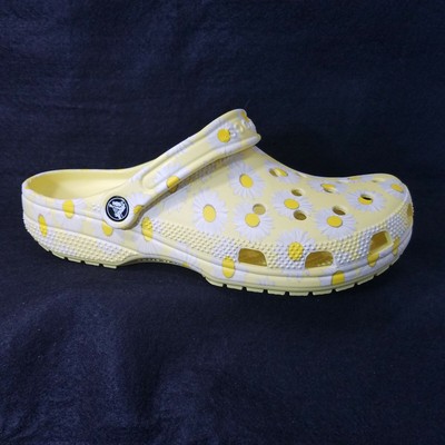 daisy crocs