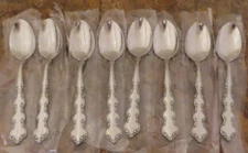 Oneida Mozart Set of 8 Teaspoons Spoons Deluxe Stainless Flatware Lot D New