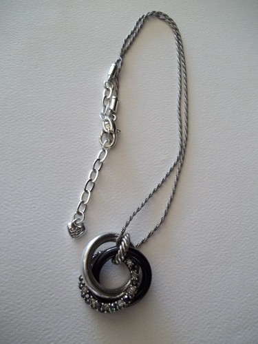 Collana Brighton cerchi eterni strass intrecciati tono argento - Foto 6 di 8