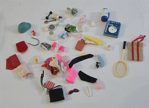 X-813 VINTAGE 1960/70'S MATTEL BARBIE SKIPPER & KEN DOLL ACCESSORIES