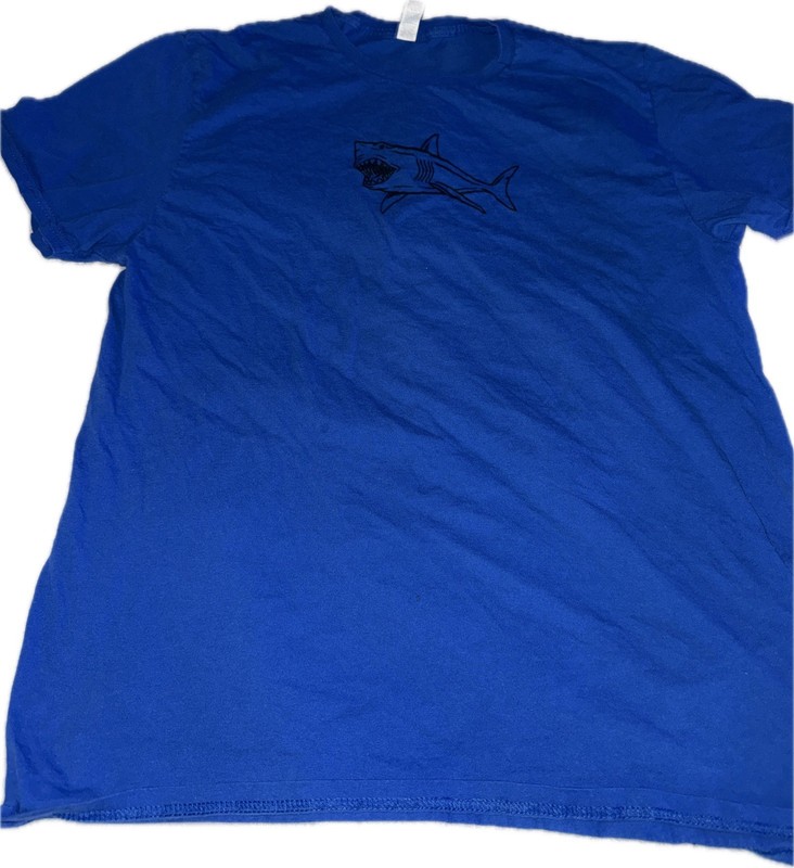 Shark  T-shirt Unisex Blue Size M