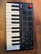 Akai MPK Mini MK3 25 Key Electronic Keyboard - Black/Red/White