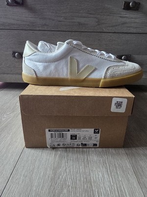 Veja Women's VOLLEY Canvas Sneaker Size 8 White 