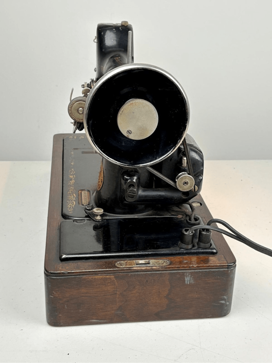 Antique 1925 Singer Sewing Machine AA553973 - Working- No Foot