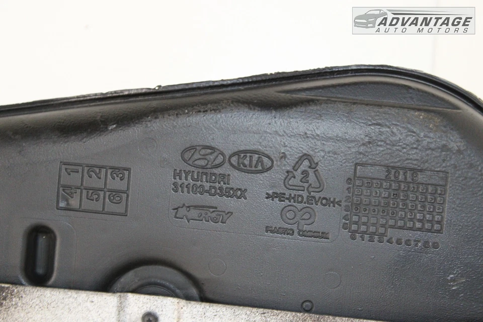 KIA SPORTAGE 2017-2022 2,4 L V6 AWD depósito de combustible con escudo térmico OEM Foto 4 de 4