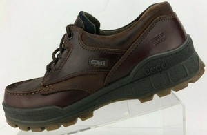 ecco track low