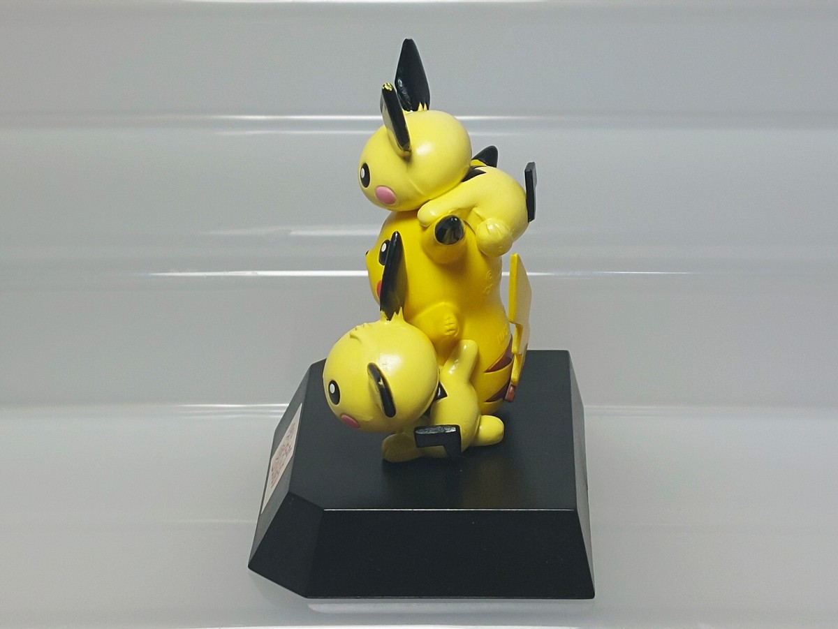 Pichu and Pikachu Pokemon Movie 2000 Monster Collection Figure