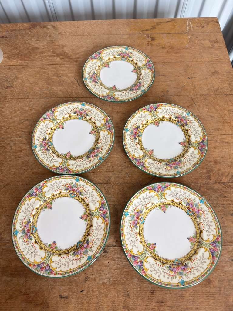 Of 5 &ndash; Made In England &ndash;classic Bone China