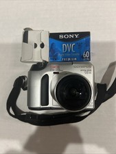 Olympus Camedia C-700 Ultra Zoom 2.1MP Digital Camera Bundle