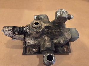 Bobcat 600 610 Variable Speed Valve (1-134)