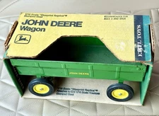 Ertl John Deere Wagon #529 Stamped Steel 1:16 Scale Made in USA! New In Box!