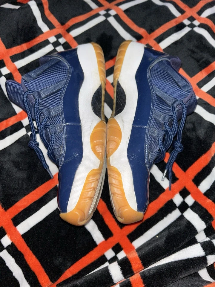 Goma Air Jordan 11 Low Navy Foto 2 de 4