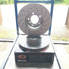 Für BMW 1 Serie 120i E81 E82 E87 E88 Bremsscheiben Gelocht Vorne Paar 300mm