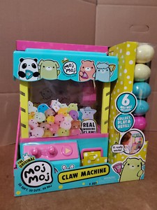 claw machine with squishies