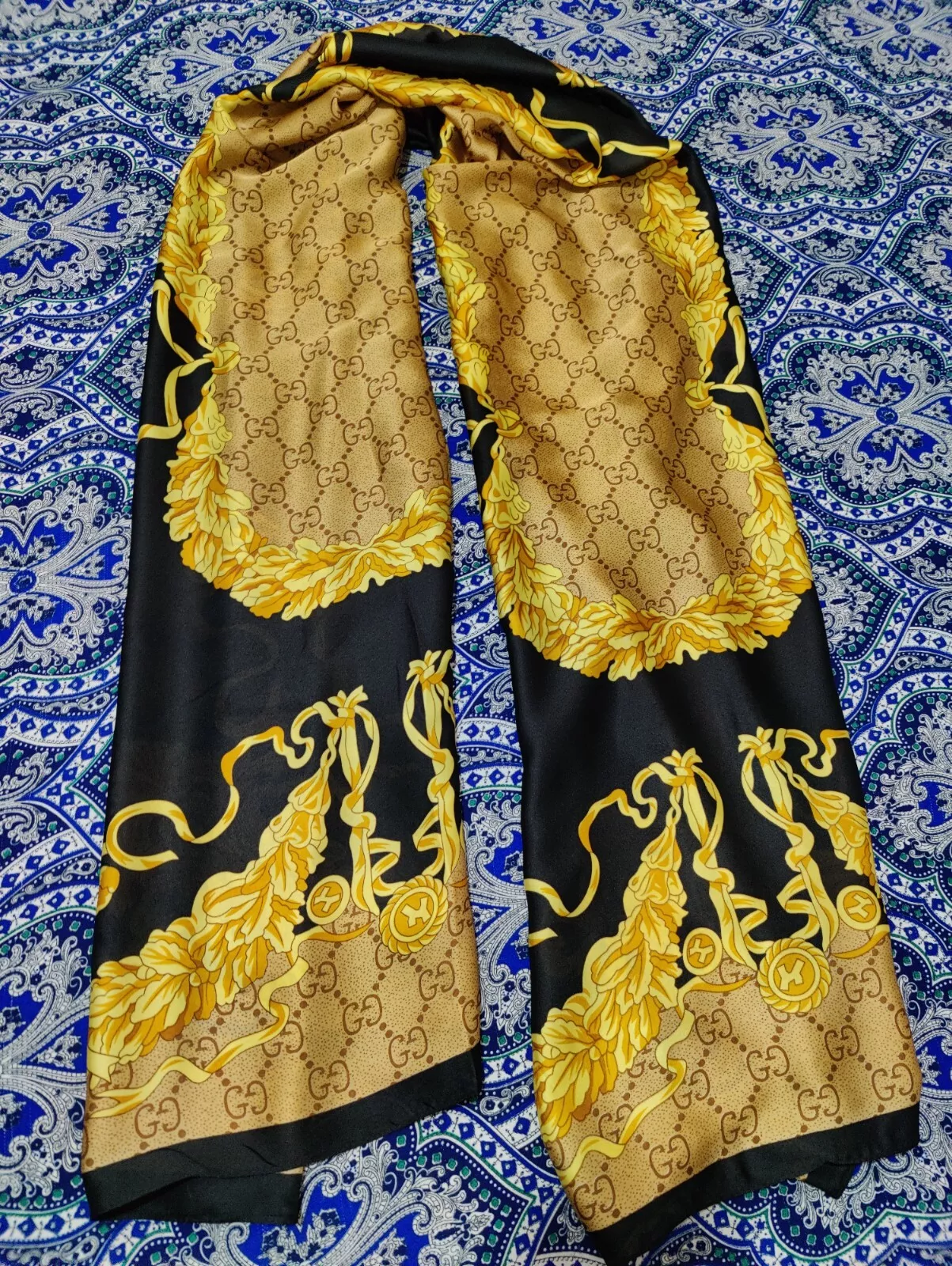 Authentique Gucci écharpe châle étole soie silencieux femme GG multicolore logo étole