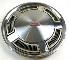 Oldsmobile Old Hubcap Vintage 1970s Chrome 15 In Original Hub Cap Wheel Cover Oldsmobile Old Hubcap Vintage 1970s Chrome 15 In Original Hub Cap Wheel Cover