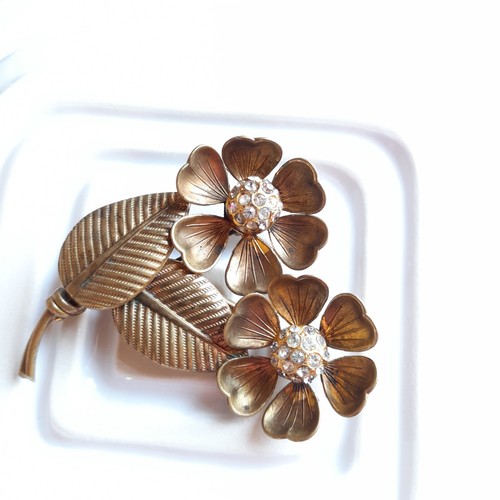 Vintage Czech Metal Flower Brooch Tailored Jewelry Vintage Floral Lapel Pin  - Picture 1 of 6