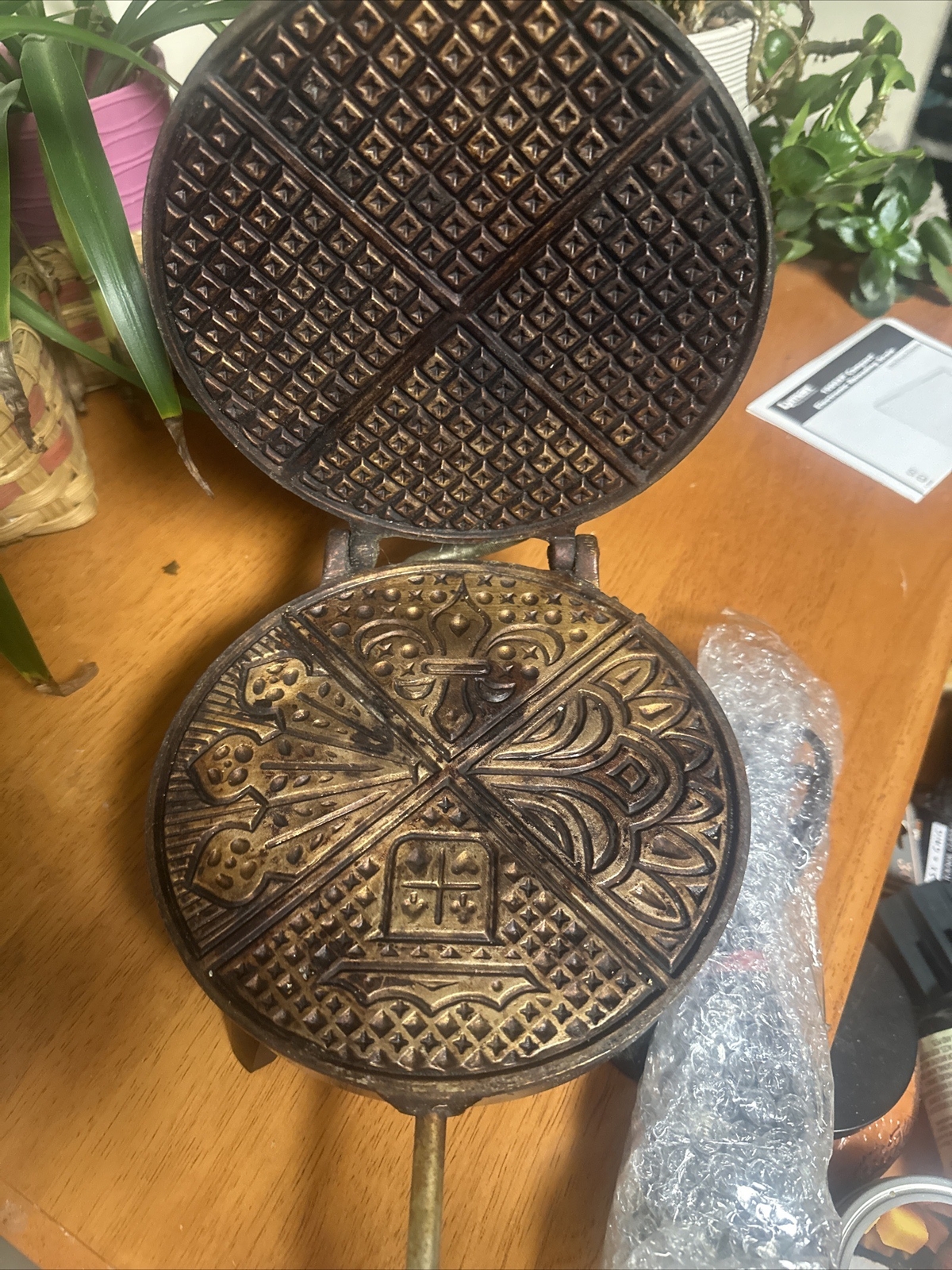 VINTAGE VITANTONIO PIZZELLE MAID 400NS 7" INCH NONSTICK PIZZELLE