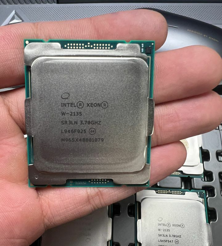 Intel Xeon W-2135 LGA 2066 Server CPU Processor SR3LN 6 Cores 12T