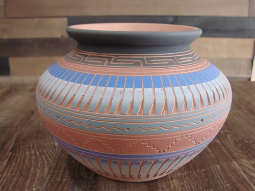 Ceramica indiana nativa americana Navajo incisa e dipinta a mano - M. Charlie - Foto 1 di 5