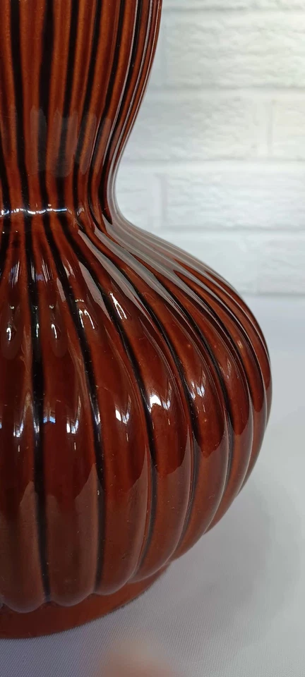 Lámpara moderna de mediados de siglo doble calabaza marrón rica con pantalla de lino negro Foto 4 de 4