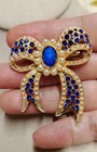 Blue Rhinestones Gold Tone Setting 2" Bow Ribbon Shaped Pin Brooch Faux Pearls