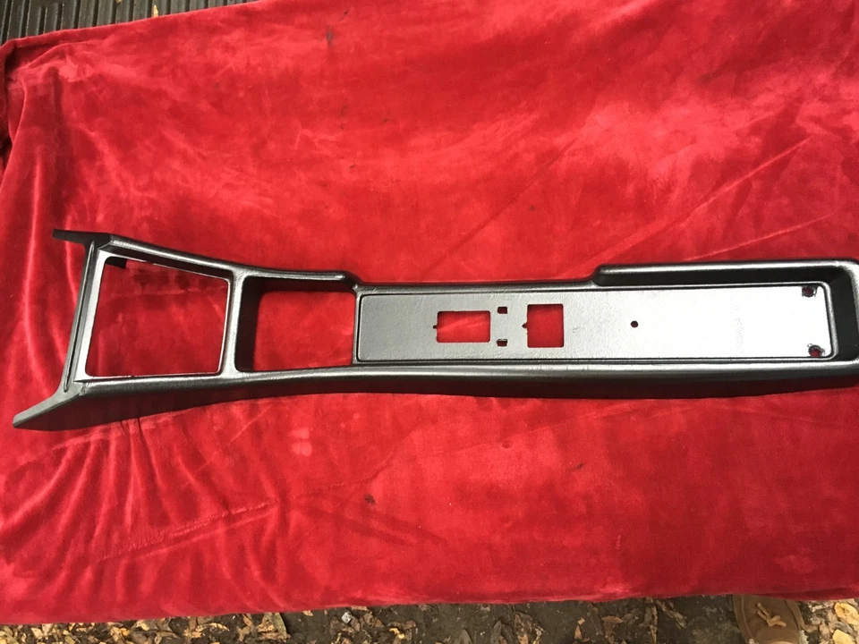 Datsun 240Z 1971-1973 consola central Foto 3 de 4