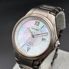 Orologio rotondo in titanio solare SEIKO V145-0BA0 misura polso di circa 18 cm