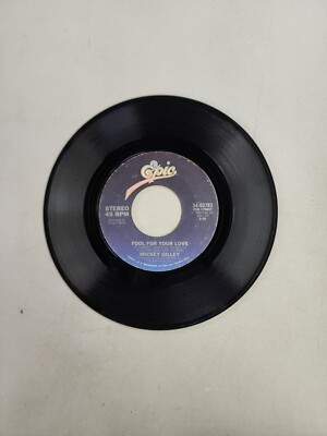 Mickey Gilley - Fool For Your Love - Epic (45RPM 7'')(AA161) 
