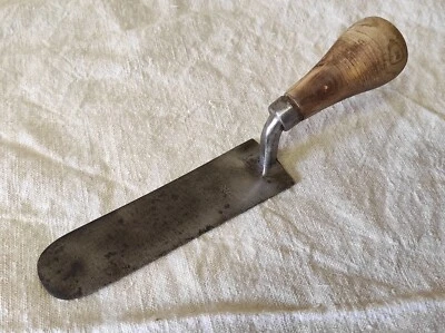 Outil à main Maçonnerie Ancienne petite Truelle à déterminer - Photo 1/4