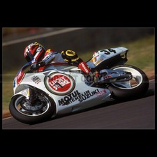 Photo M.001303 KEVIN SCHWANTZ SUZUKI RGV 500 GRAND PRIX 1993