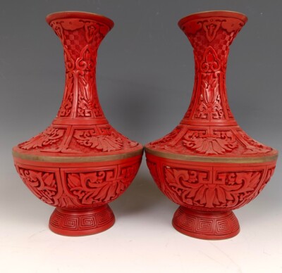 Robert Maxwell Provenienz Paar chinesische Zinnober Lack antike Vasen Sotheby s