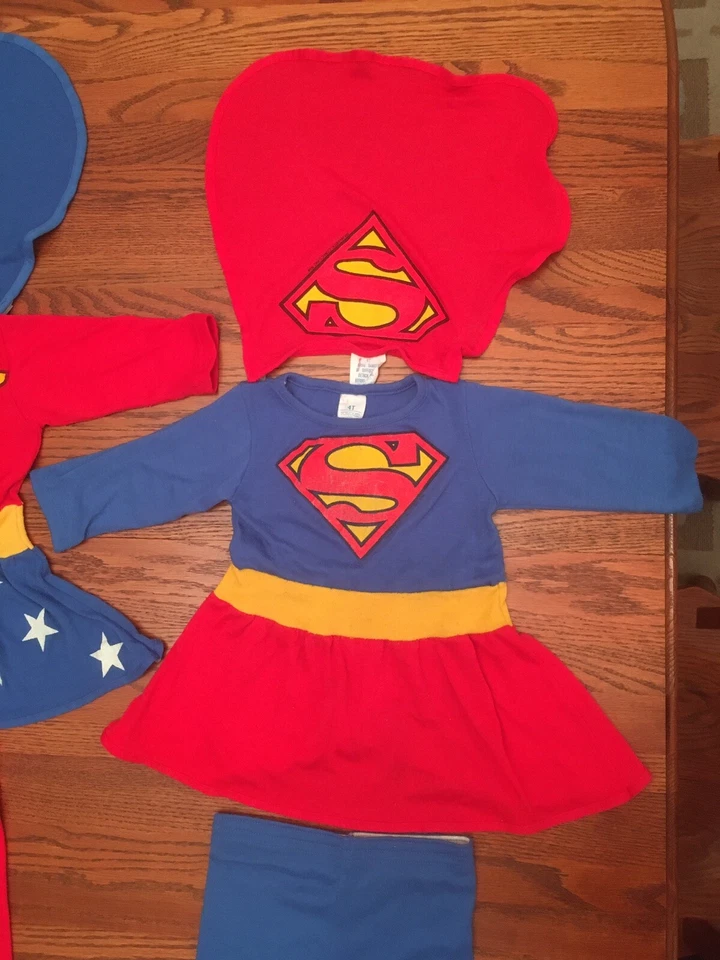 VTG 1980 TWINS Halloween Outfits DC Comic Wonder Women & Super Girl w/Cape Sz 4T - Image 4 of 4