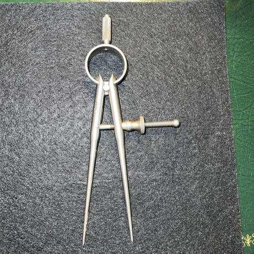 Brown & Sharpe No. 800 Divider With Round Legs; 4.0 Inch Capacity. USA Made.