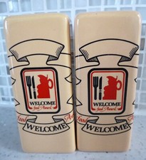 BASS CHARRINGTON TOBY INN  1970s WADE SALT & PEPPER CRUET SET -WELCOME FOOD