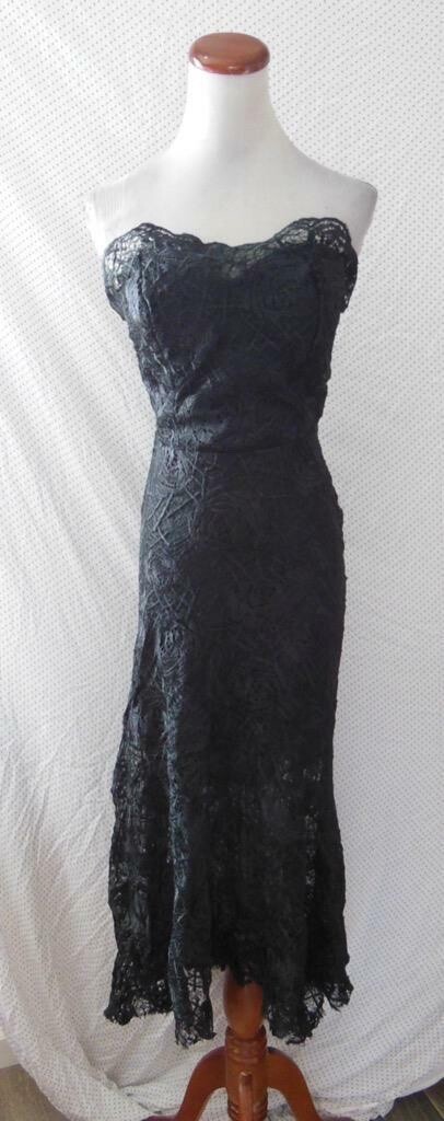 honey and lace dresses Honey Blossom Keyhole Back Lace Maxi Dress White