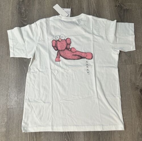 KAWS x Uniqlo Men’s XL Short Sleeve Exclusive Companion White/Pink TShirt NEW! - Picture 2 of 23